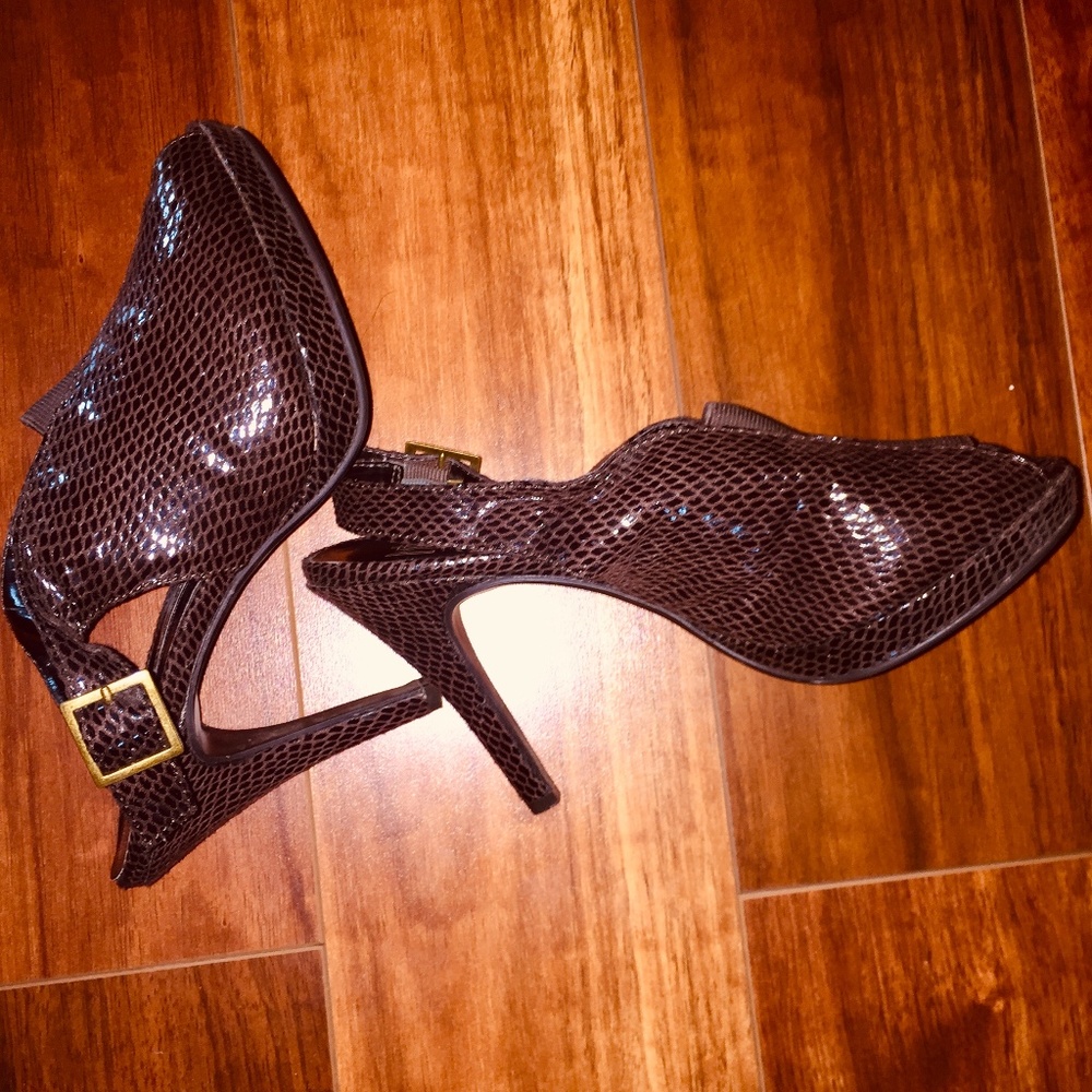 SHOES- HEELS- WORN ONCE- SIZE 8